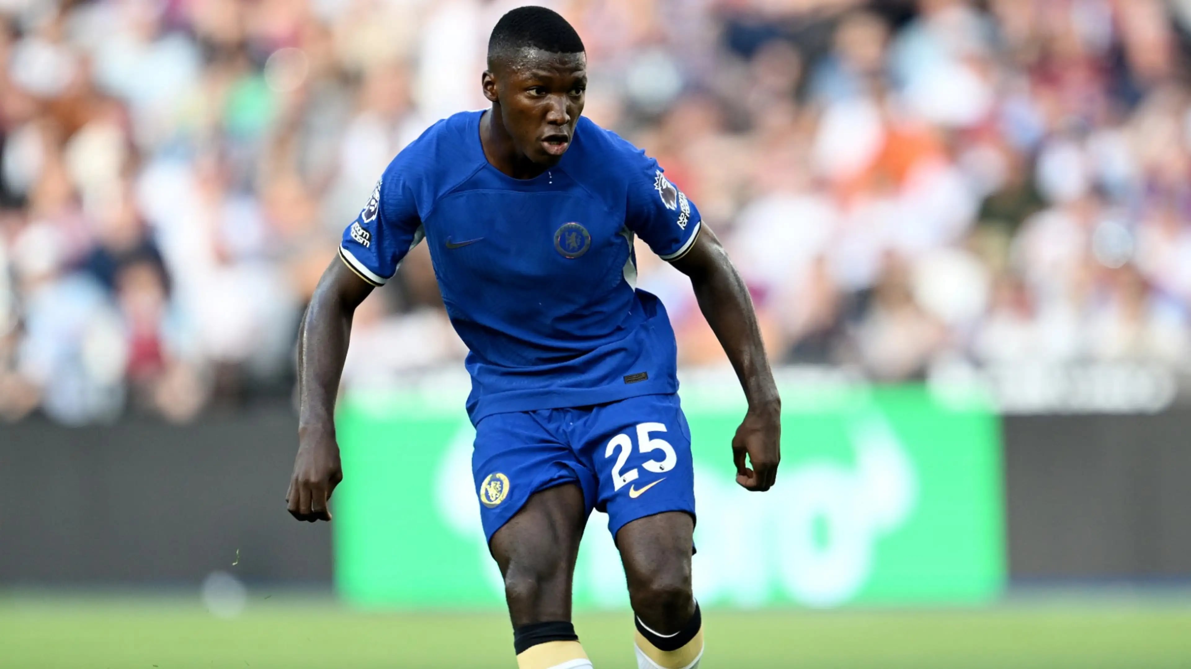 Moisés Caicedo debuta con el Chelsea y tuvo partido para el olvido ante West Ham.