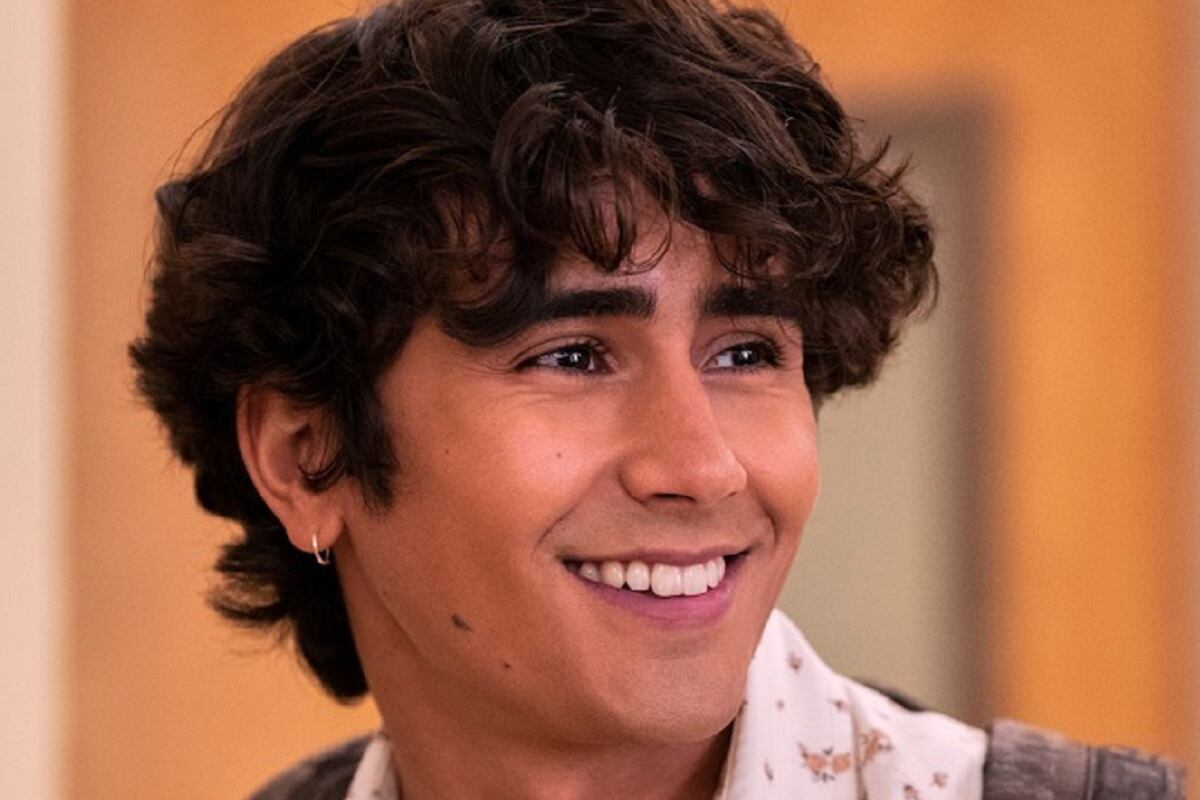 Michael Cimino como Ethan en la temporada 4 de "Yo nunca" (Foto: Netflix)