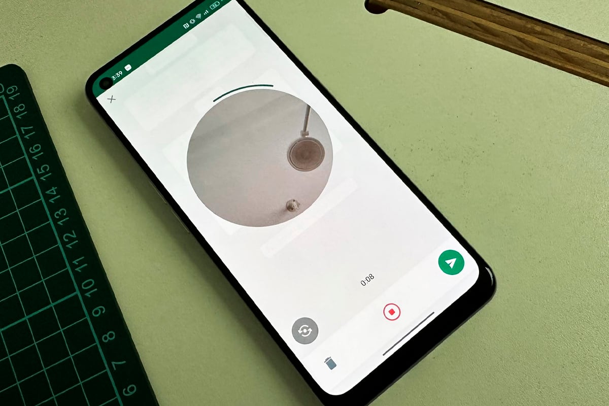 De esta manera podrás grabar tu videomensaje en WhatsApp. Viene en formato circular. (Foto: MAG - Rommel Yupanqui)