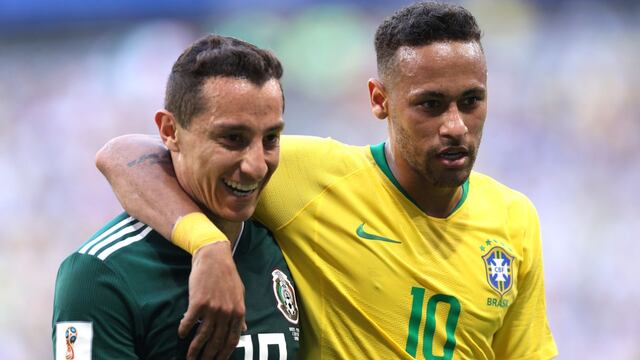 Jugadores de México celebran eliminación de Brasil del Mundial Rusia 2018
