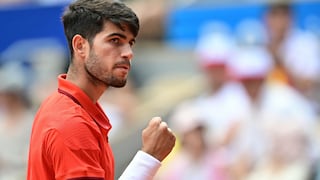 Carlos Alcaraz venció 2-0 a Auger-Aliassime y clasificó a la final de tenis en París 2024