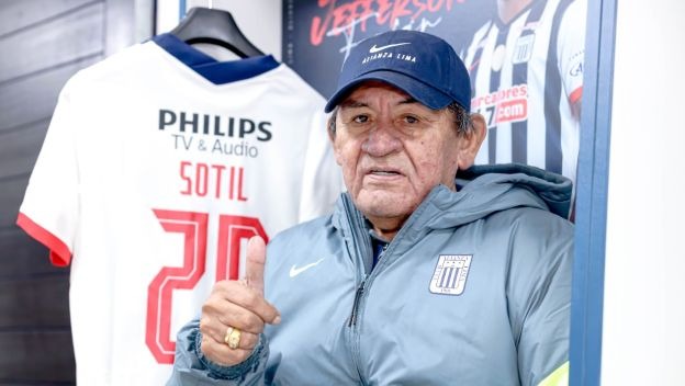 Hugo Sotil: “Lapadula me hace recordar a ‘Perico’ León, es un ‘Tanque’, fuerte para jugar” (Foto: Alianza Lima)