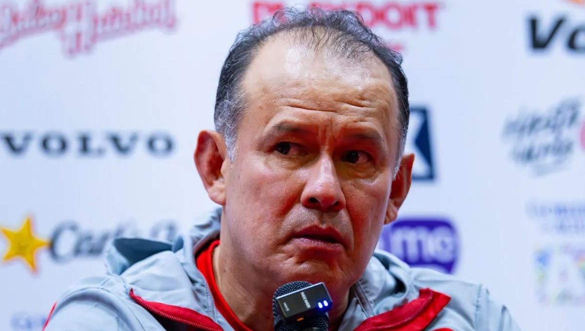 Juan Reynoso fue presentado en sociedad como nuevo entrenador del Necaxa. (Foto: Necaxa)