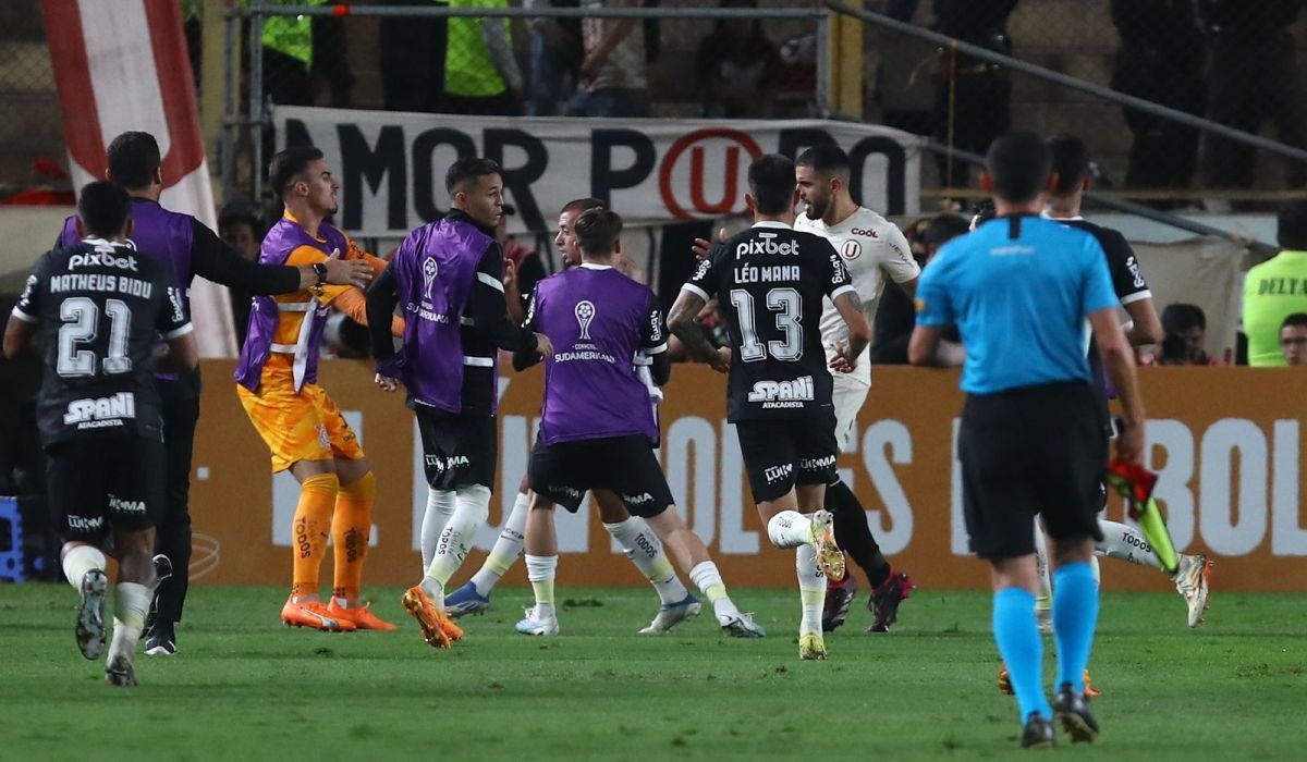 Universitario vs. Corinthians en partido por Copa Sudamericana 2023. (Foto: Leonardo Fernández / @photo.gec)