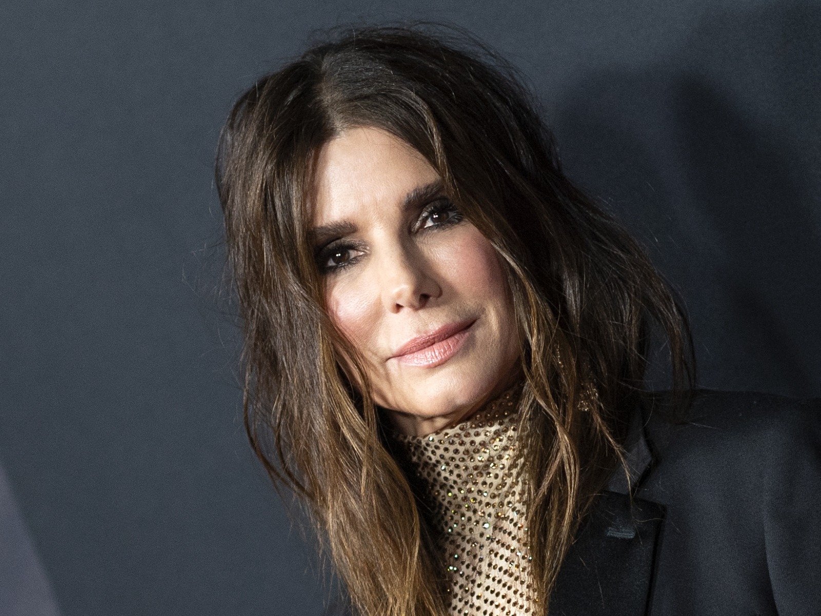La actriz Sandra Bullock había desaparecido de la escena pública tras la muerte de su novio en agosto de 2023 (Foto: AFP)