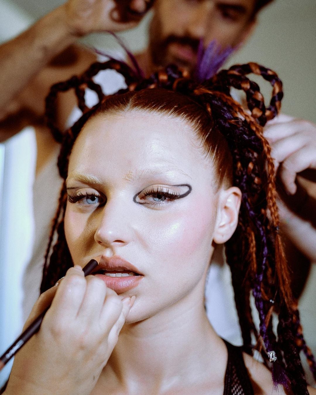 La actriz en el detrás de cámaras de la serie "Zorras" (Foto: Mirela Balić / Instagram)