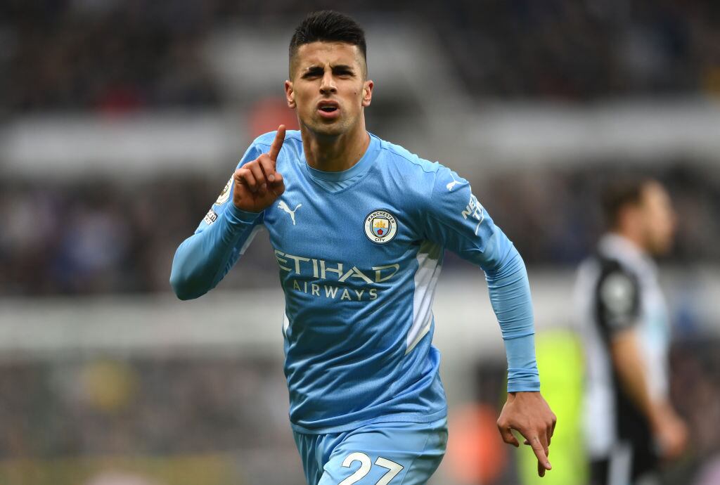 Joao Cancelo no tiene espacio en el Manchester City de Guardiola. (Foto: Getty)