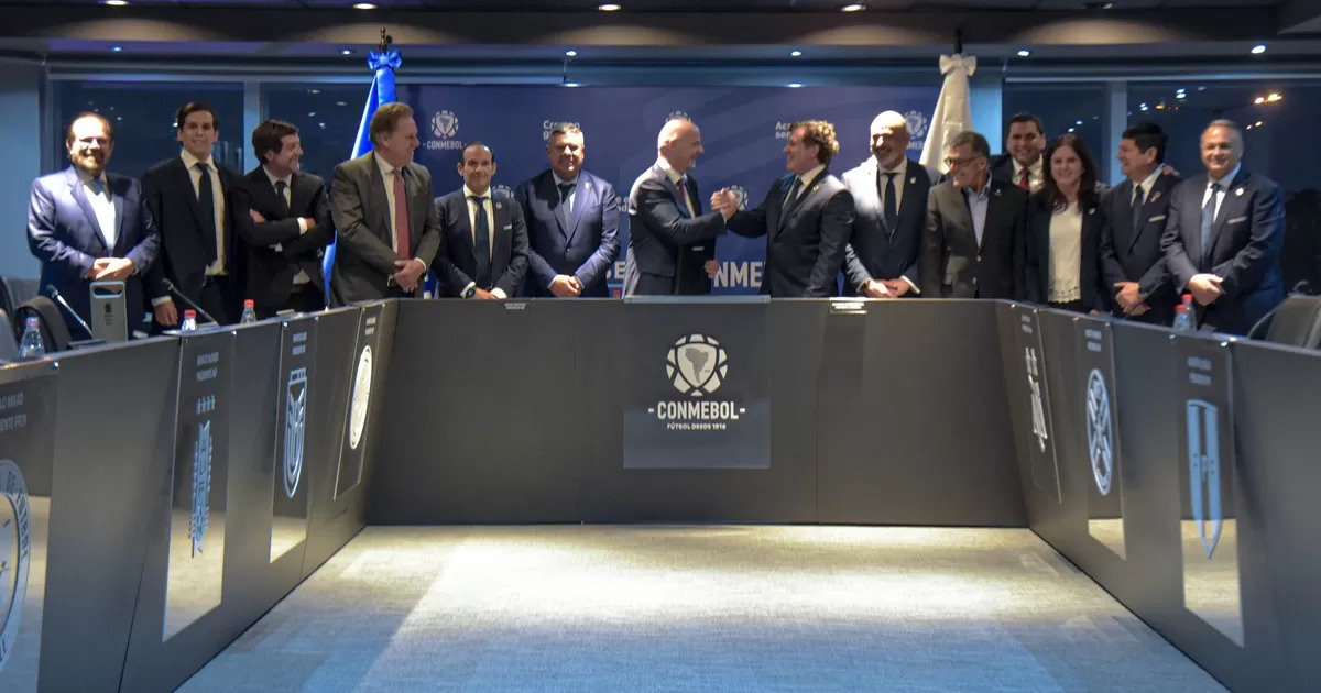 FIFA anunció que Conmebol tendrá seis cupos y medio para las Eliminatorias 2026. (Foto: Agencias)
