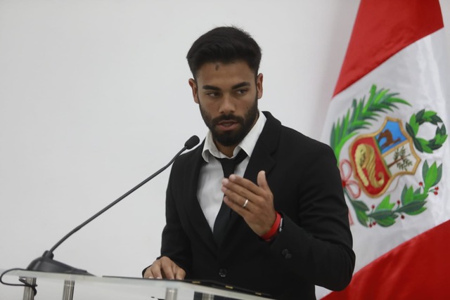 Leandro Sosa juramentó como peruano. (Foto: Julio Reaño / GEC)