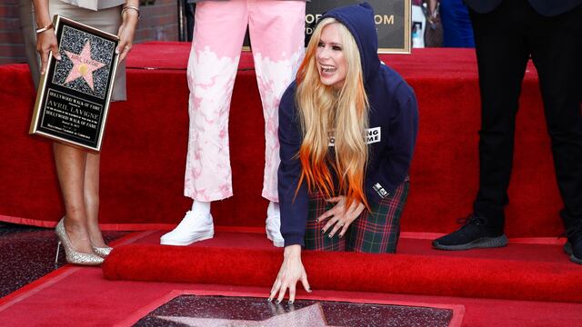 Avril Lavigne ya cuenta con su estrella en el Paseo de la Fama de Hollywood