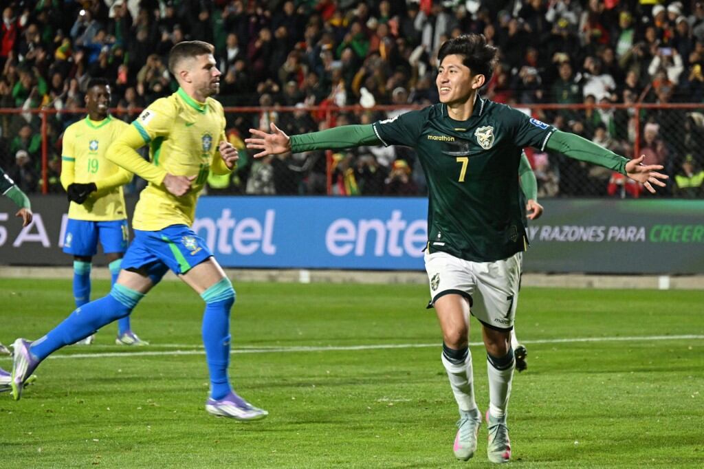 Bolivia ganó 1-0 a Brasil en el Estadio Municipal El Alto. (Photo by AIZAR RALDES / AFP)