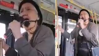 ‘Cindy sin dientes’, la abuela rapera que se volvió tendencia en Internet entreteniendo a los usuarios del transporte público