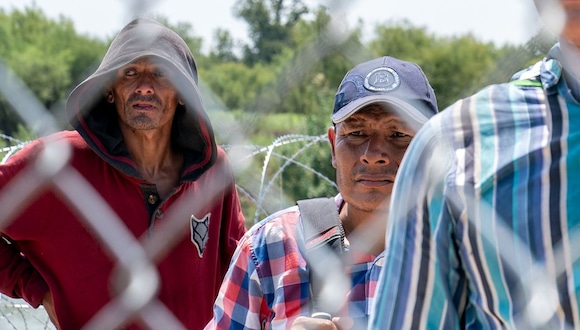 Miles de inmigrantes buscan cruzar a diario hacia Estados Unidos (Foto: AFP)