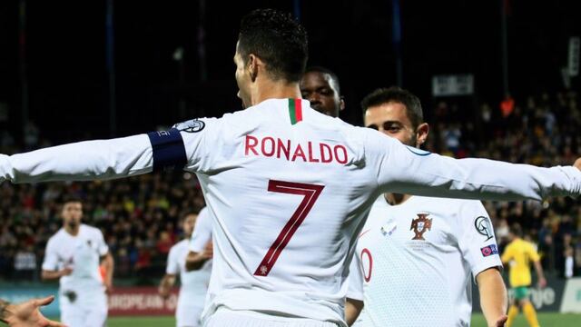 Se escribe Ronaldo, pero se pronuncia... ¡'Máquina de goles'! Portugal venció a Lituania con 'póker' de Cristiano
