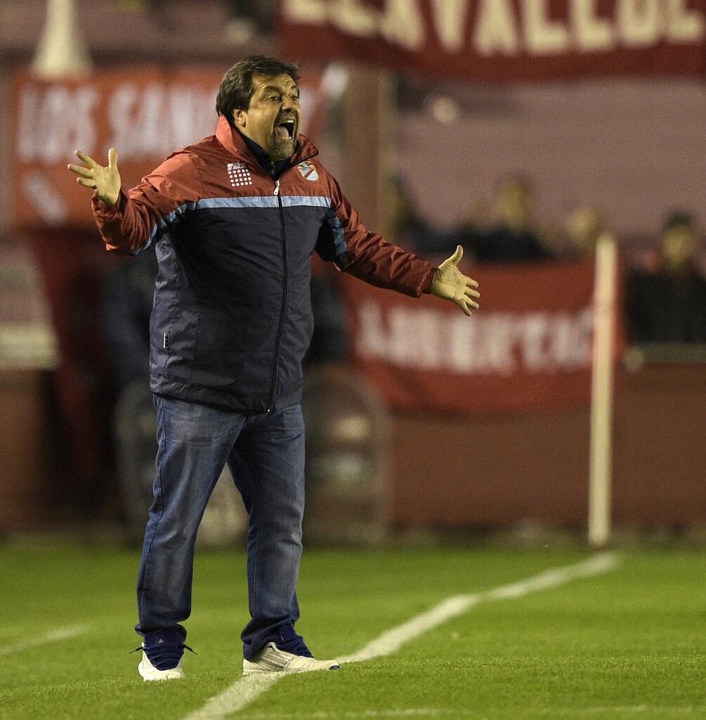 Caruso Lombardi fue entrenador de San Lorenzo, Asenal, Huracán, entre otros clubes argentinos. (Foto: AFP)