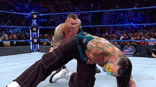 ¡A silletazo limpio! Jeff Hardy fue atacado por Randy Orton antes de Hell in a Cell [VIDEO]