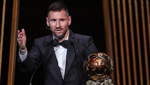 Lionel Messi recibió su octavo Balón de Oro. (Foto: AFP)