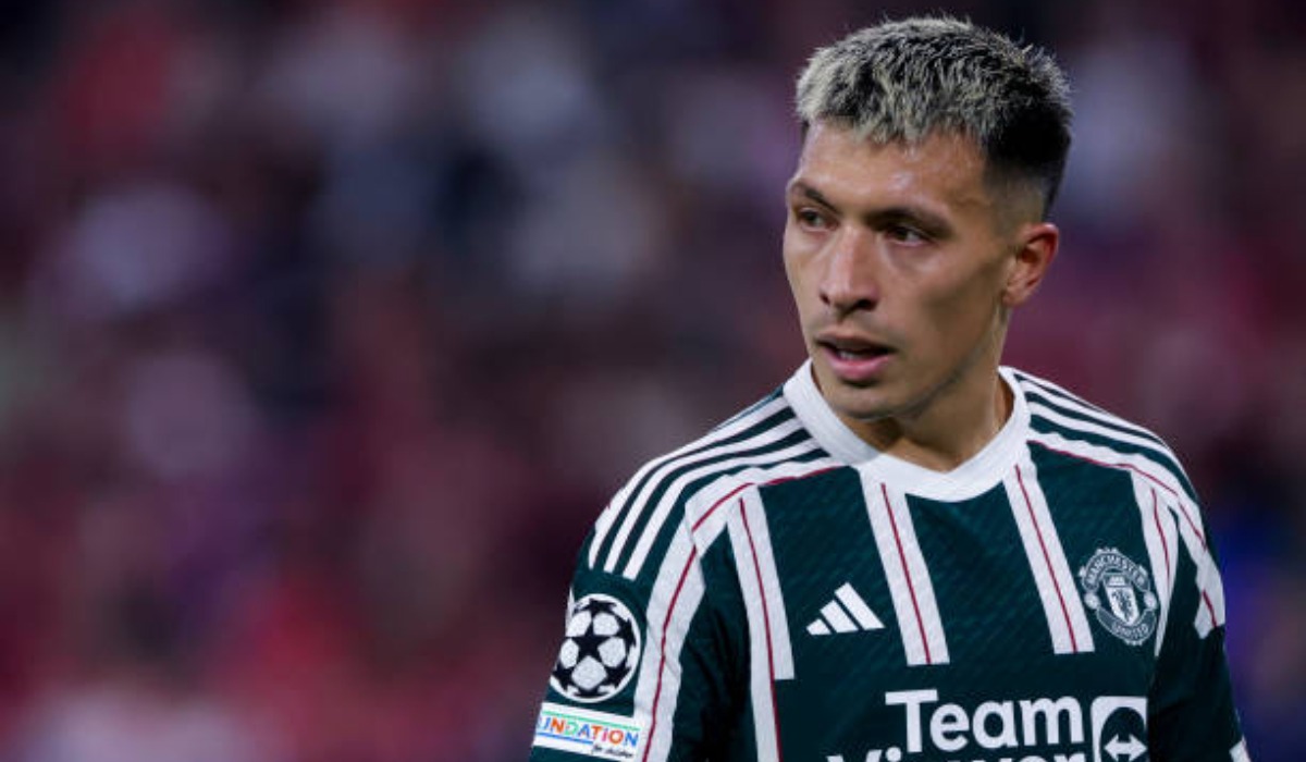 Lisandro Martínez será operado del metatarsiano del pie izquierdo. (Foto: Getty Images)