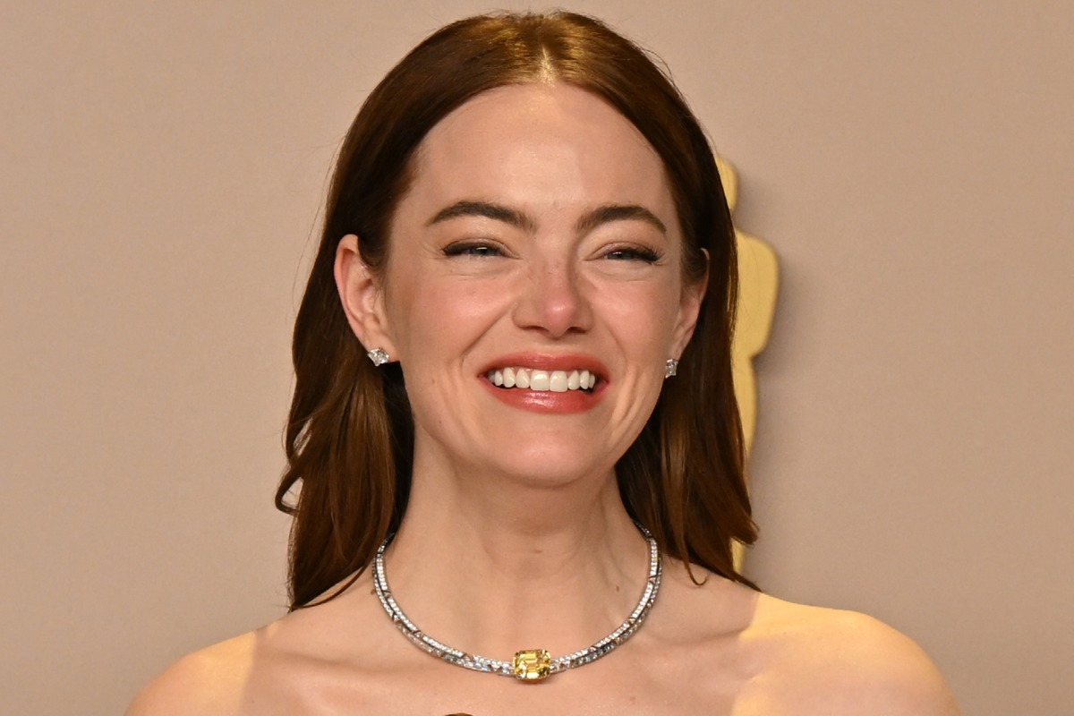 La actriz Emma Stone ganó su segundo Oscar este domingo 10 de marzo. Aquí una foto suya durante los premios de la Academia (Foto: AFP)
