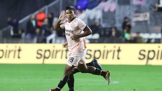 ¡De tiro libre! Golazo de Flores para el 1-0 de Universitario vs. Atlético Nacional