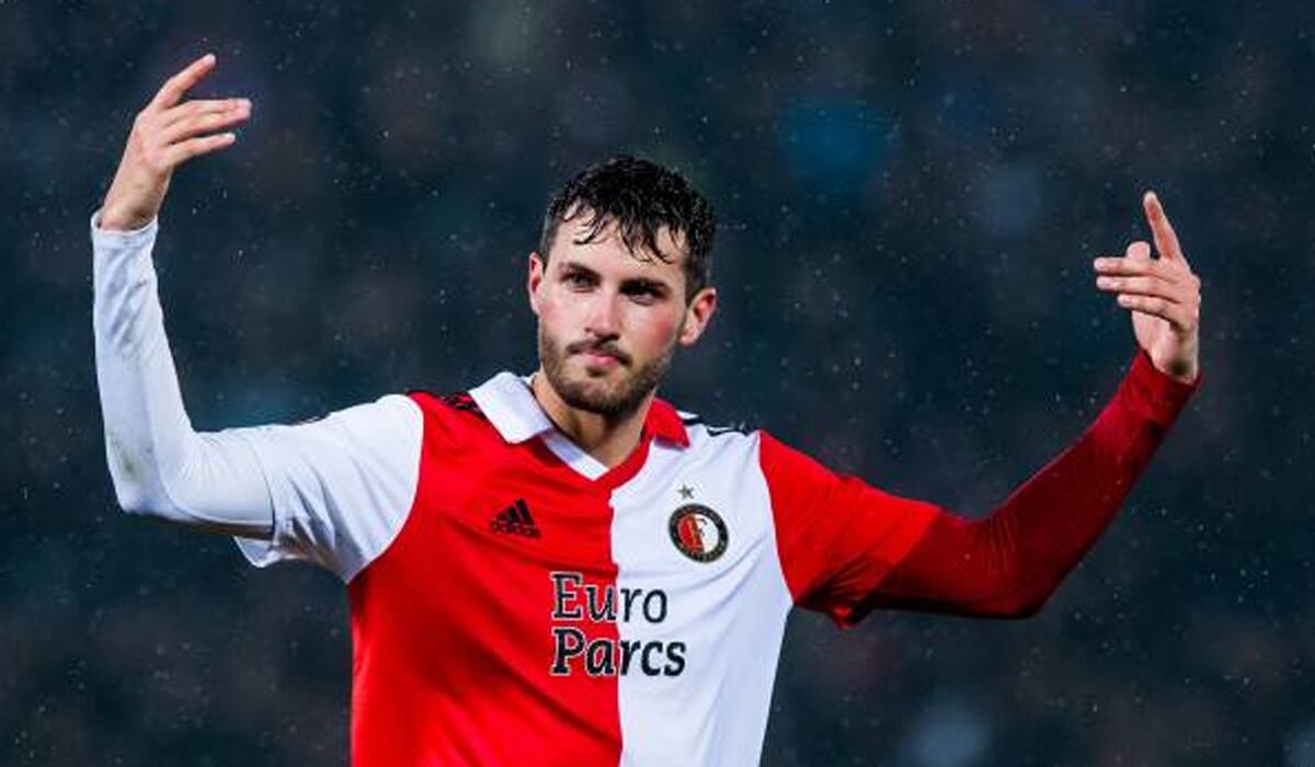 Santiago Giménez sigue siendo el mejor mexicano en Europa en este 2023.