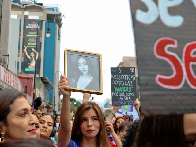 "Si no te dan un sitio en la mesa, lleva una silla plegable". - Shirley Chisholm. | Crédito: Foto de Andrea Chacón en Unsplash / Composición Depor