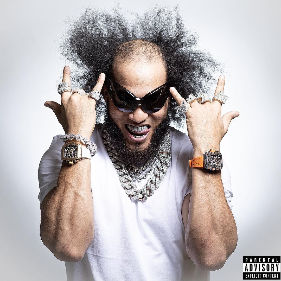 Así luce el cabello del Alfa a sus 32 años y se deja ver que cuenta con calvicie en la zona superior (Foto: El Alfa / Instagram)