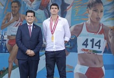 Diego Elías fue condecorado con laureles deportivos en el Estadio Nacional