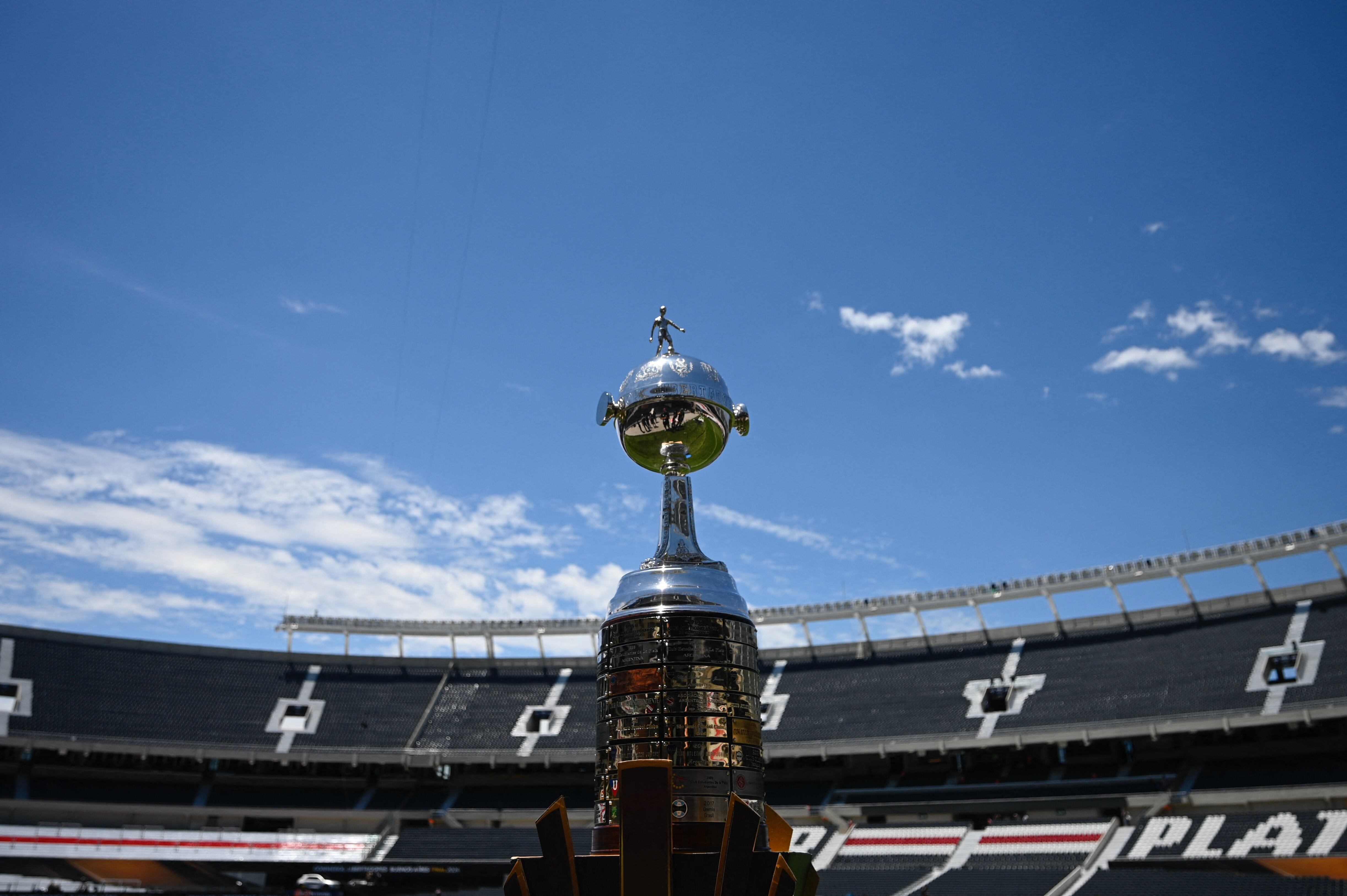 La Copa Libertadores 2025 comenzará el miércoles 5 de febrero y terminará el sábado, 29 de noviembre. (Photo by Luis ROBAYO / AFP)