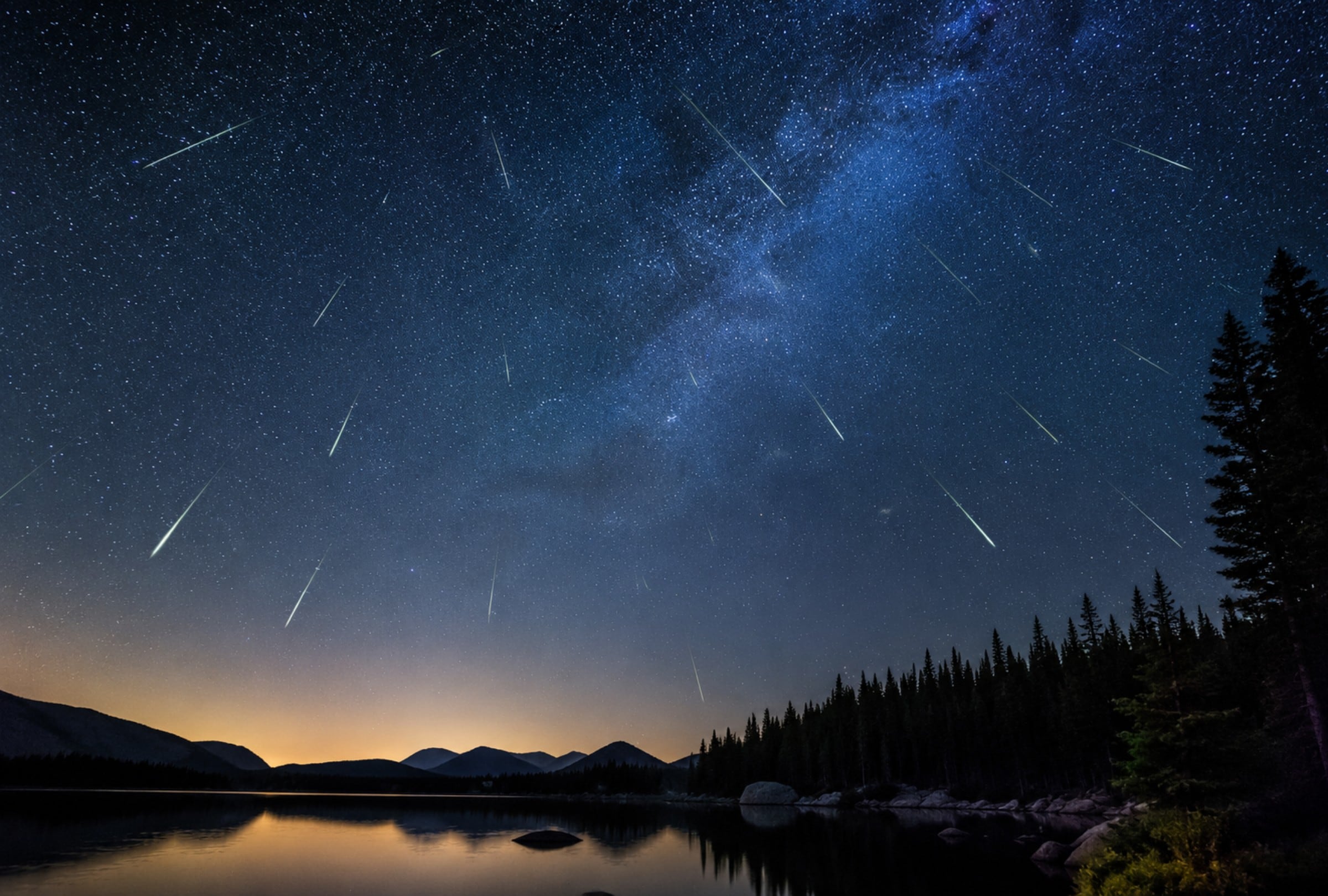 El 12 de agosto de 2026 ofrecerá un inusual doble espectáculo astronómico con un eclipse solar y el máximo de la lluvia de estrellas Perseidas. (Foto: Imagen creada por El Comercio MAG usando Gemini)