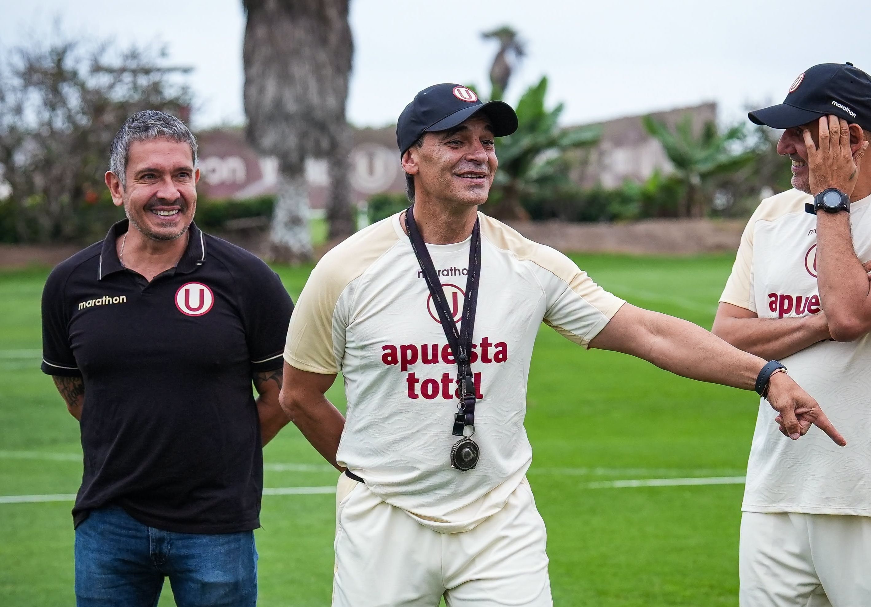 El entrenador argentino tendrá su reestreno en el banquillo crema este sábado ante FBC Melgar, en un partido clave por el Torneo Clausura. (Foto: Universitario)