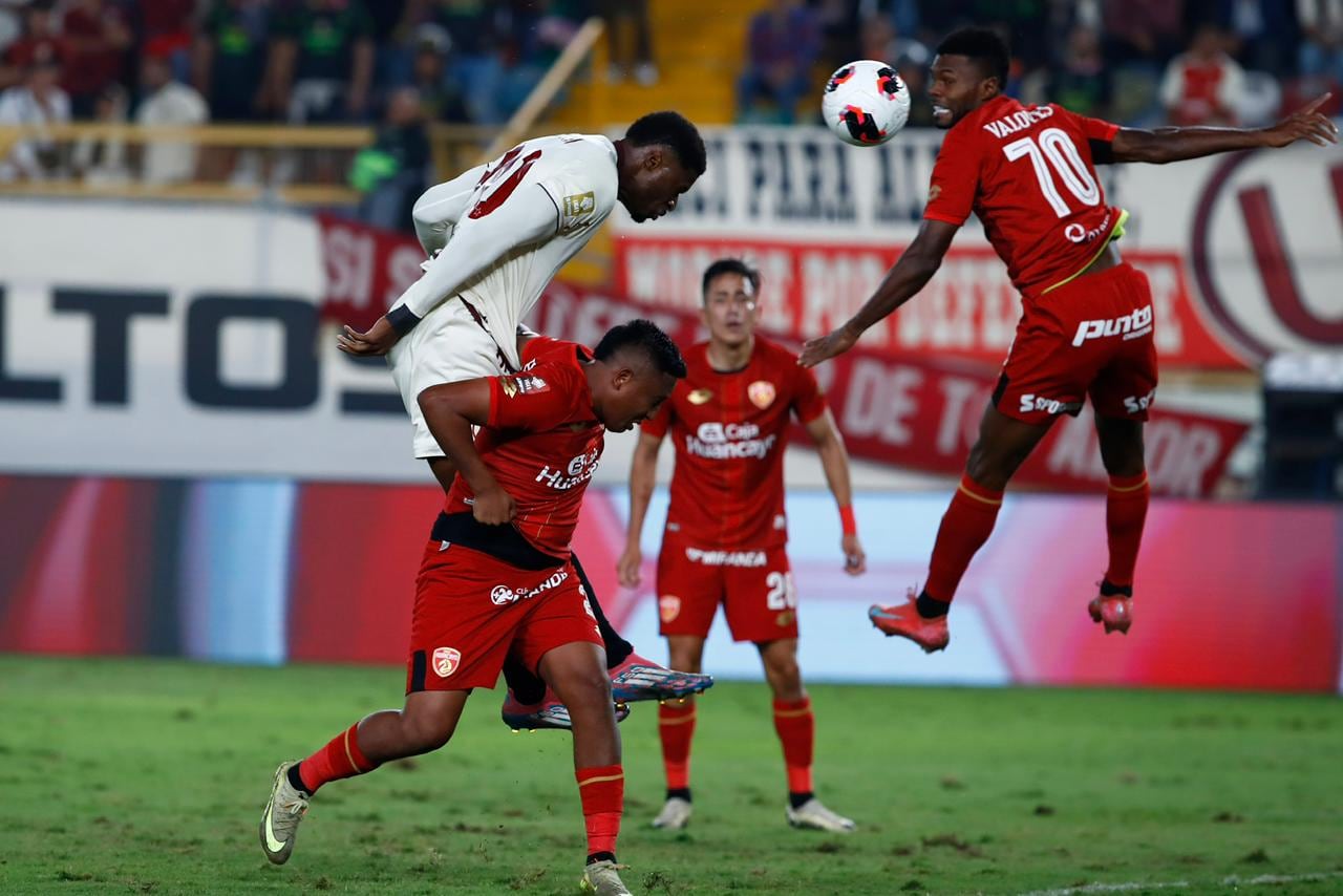 Sekou Gassama ingresó en la victoria de Universitario ante Sport Huancayo. (Foto: GEC)