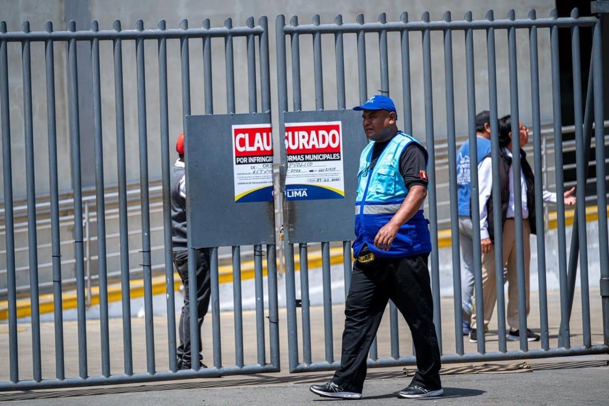 Estadio Nacional es clausurado por ruidos, desorden y falta de limpieza. (Foto: Paloma del Solar/@photo.gec)