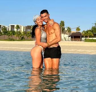 Cristiano Ronaldo y Georgina Rodríguez disfrutando del sol en Dubai (Foto: Cristiano Ronaldo / Instagram)