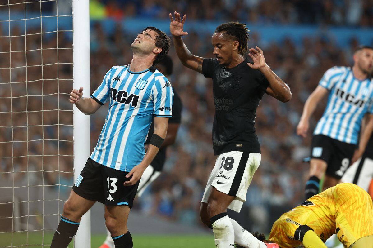 André Carrillo fue titular en la eliminación de Corinthians ante Racing Club. (Foto: AFP)