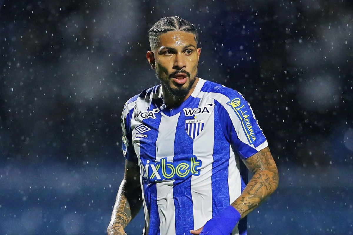 Paolo Guerrero ante la posibilidad de seguir su carrera en Argentina. (Foto: Avaí)