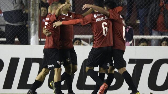 Rey, solo uno: el 'Rojo' venció 2-1 a Independiente del Valle por cuartos de Copa Sudamericana