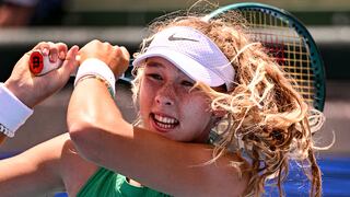 ¿Quién es Mirra Andreeva, de solo 16 años y que arrasó con la sexta mejor tenista del mundo?