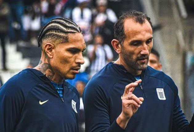 El entrenador de Alianza Lima dijo que ya le comunicó a la dirigencia su intención de que renueven para la próxima temporada.