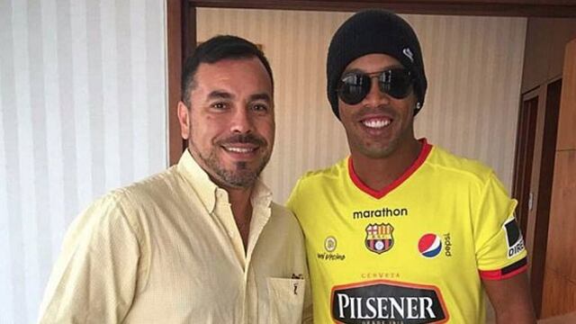 Ronaldinho: así luce con la camiseta del Barcelona antes de chocar con San Martín