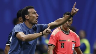 El técnico albiceleste Scaloni celebró con los brazos al cielo el agónico 2-1 sobre Inglaterra y quedó a un paso del bicampeonato.