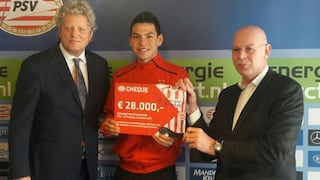 Hirving 'Chucky' Lozano entregó cheque con taquilla del PSV vs. Pachuca como donación