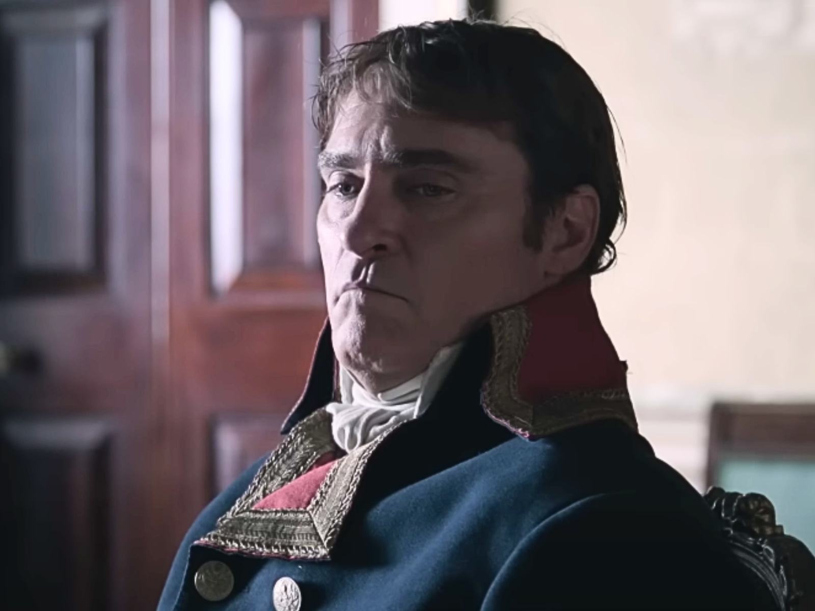 Joaquin Phoenix asume el papel de Napoleón Bonaparte en su más reciente película biográfica (Foto: Columbia Pictures)