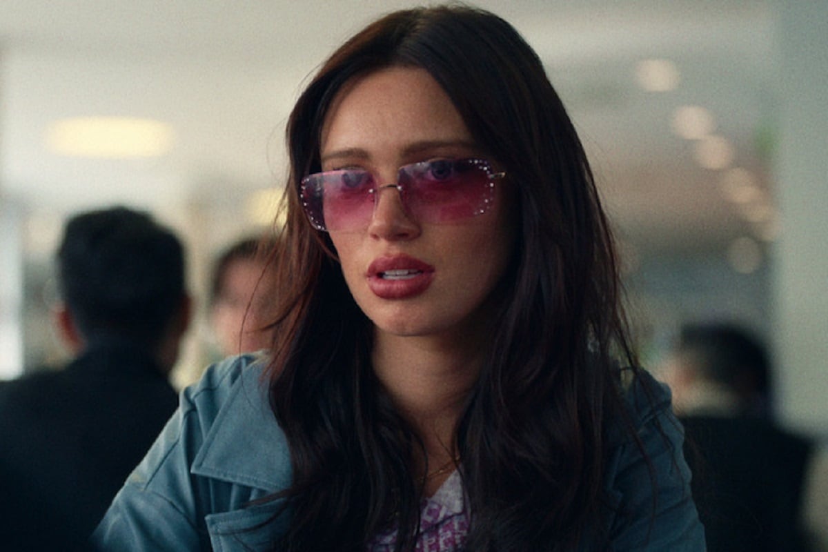 Alison (Niamh McCormack) se aleja de Mia cuando descubre que besó a Carli en la serie "Todo ya" (Foto: Netflix)