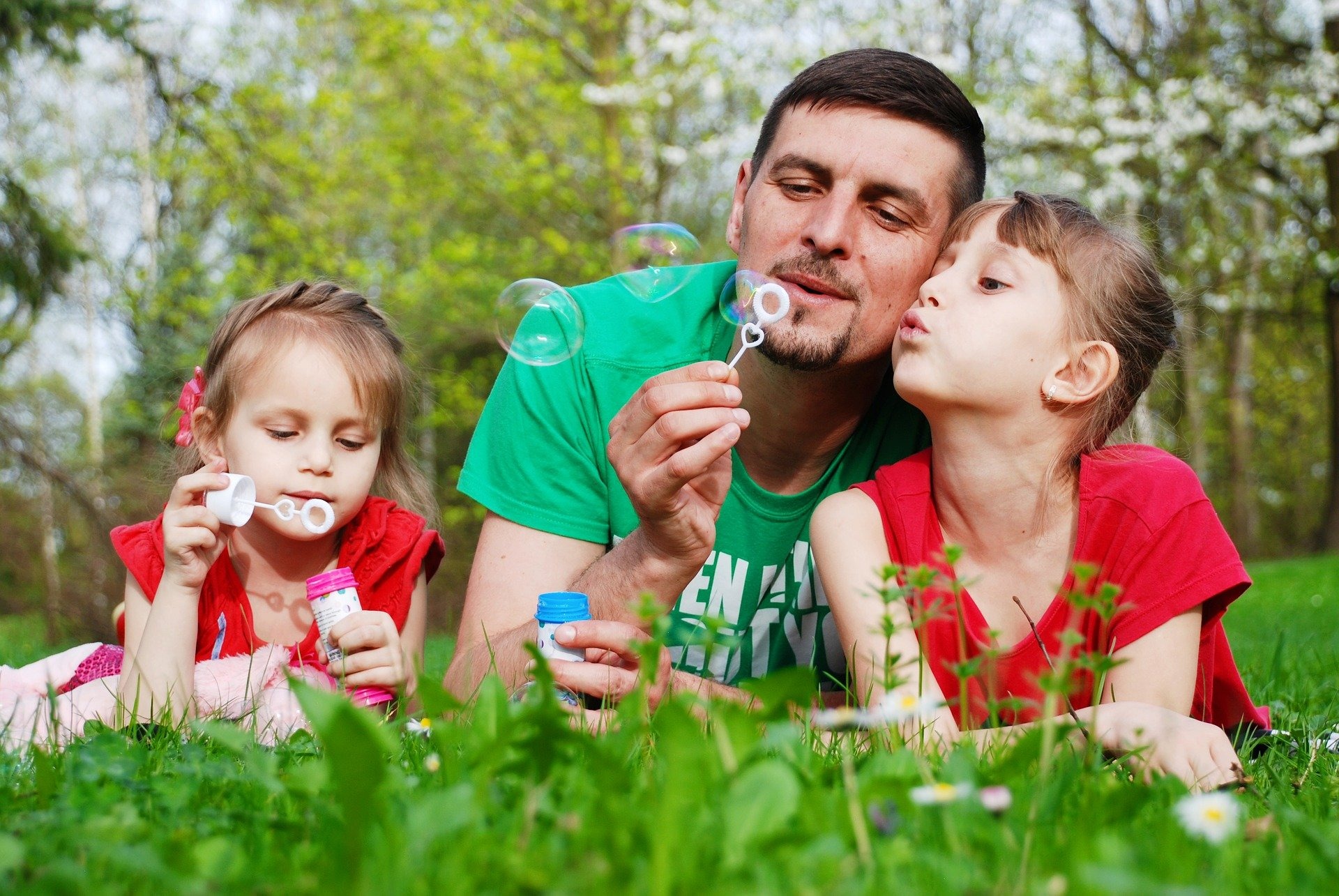 El regalo perfecto para papá es pasar tiempo de calidad (Foto: Pixabay)