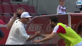 Un par de leyendas: Pizarro y el emotivo reencuentro con Podolski que emocionó a hinchas de Colonia y Bayern