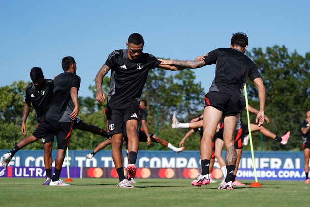 La Bicolor realizó su último entrenamiento en Kansas y quedó lista para jugar contra Canadá. (Foto: Selección Peruana).