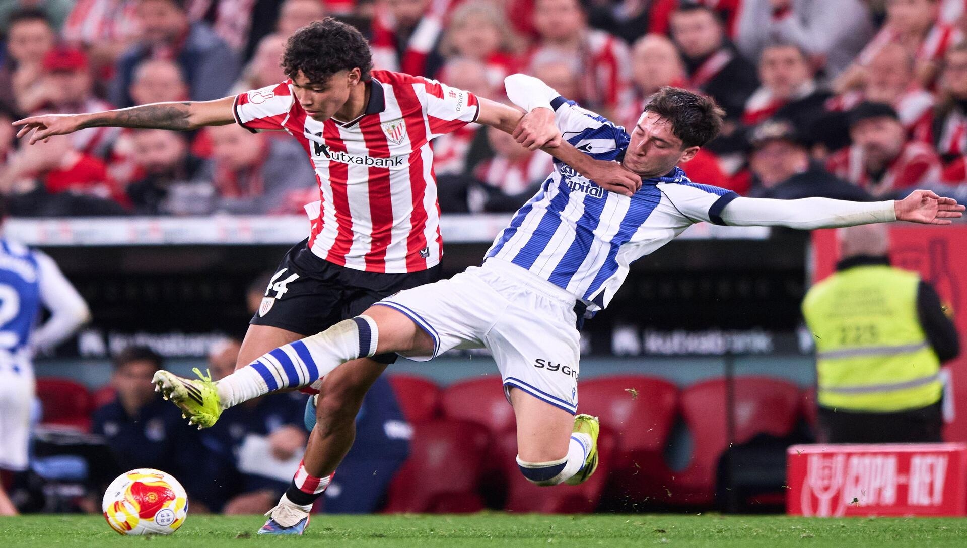 Se espera que el duelo Real Sociedad vs Athletic Club sea muy igualado e intenso (Crédito: Alamy Stock Photo).