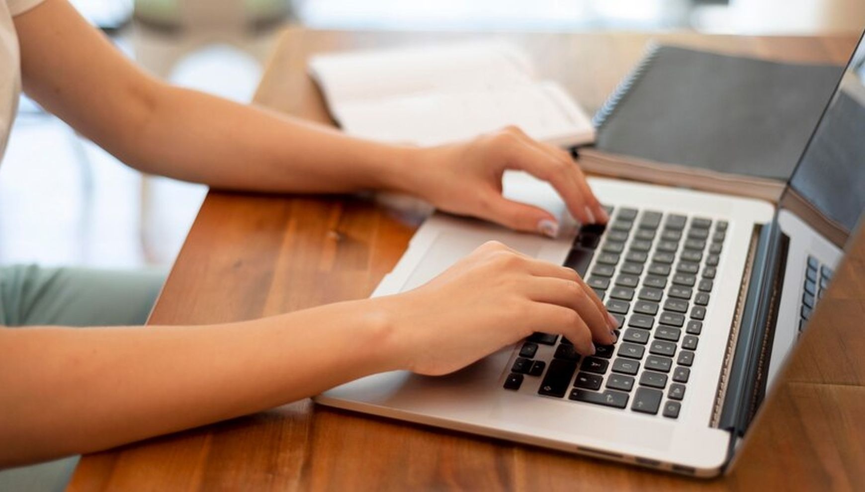 Conoce cuál es el formulario que deben presentar ciertos beneficiarios del TPS. (Foto: Freepik)