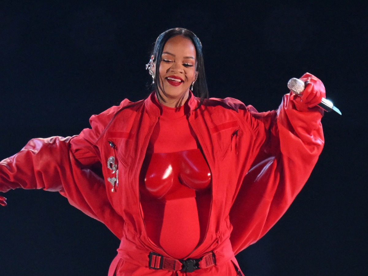 Rihanna en el show de medio tiempo del Super Bowl (Foto: AFP)
